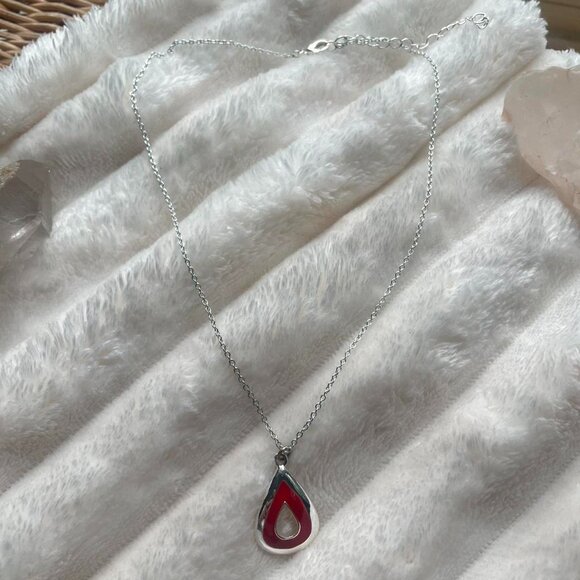 Gorgeous Silver Necklace - Picture 1 of 4